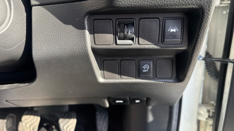 Nissan Qashqai 1.2 DiG-T N-Connecta 5dr Petrol Hatchback